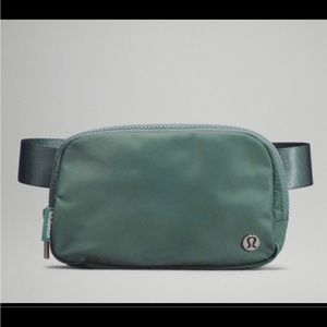 Lululemon Everywhere Belt Bag